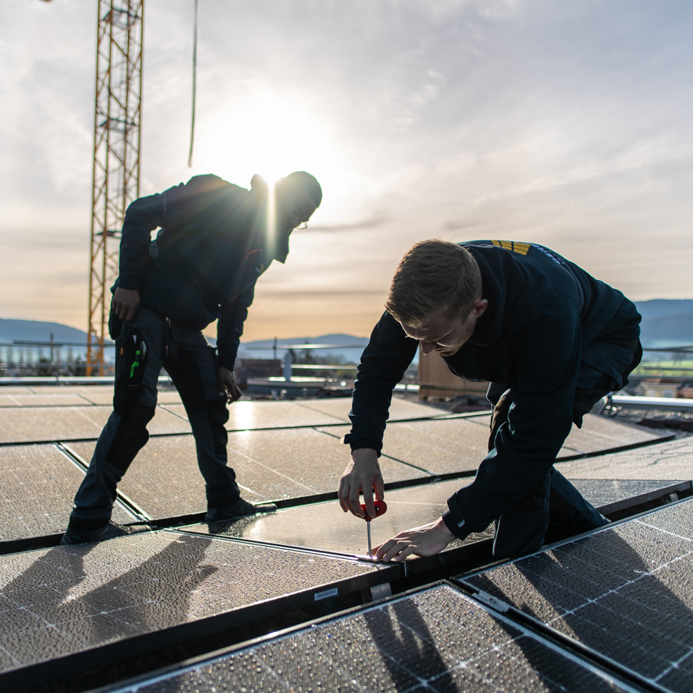 Panneaux solaire toit immeuble Delémont